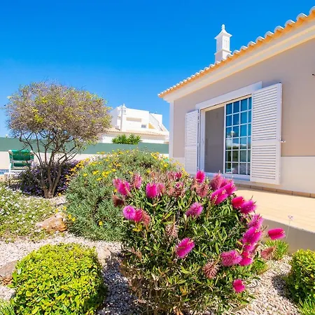 Perola - Stunning 3-bedroom Villa *
