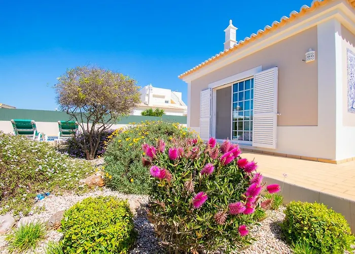 Perola - Stunning 3-bedroom Villa *