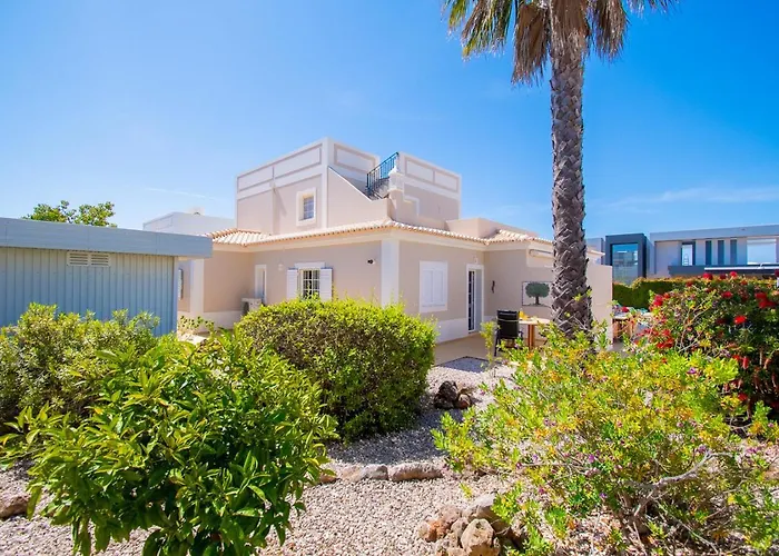 Villa Perola - Stunning 3-bedroom *