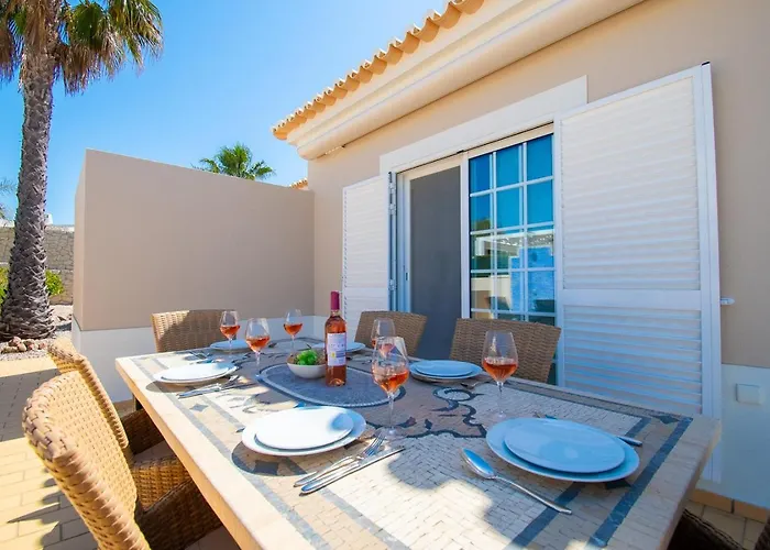 Perola - Stunning 3-bedroom Villa *