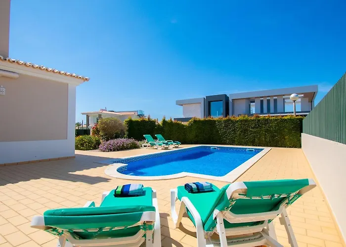 Perola - Stunning 3-bedroom Villa *